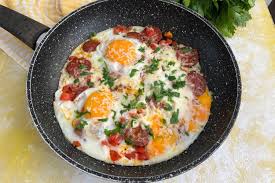 Kaşarlı Sucuklu Yumurta